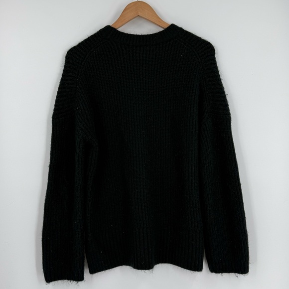 Abercrombie & Fitch Oversized Knit Crewneck Sweater in Black | Small - Picture 3 of 4